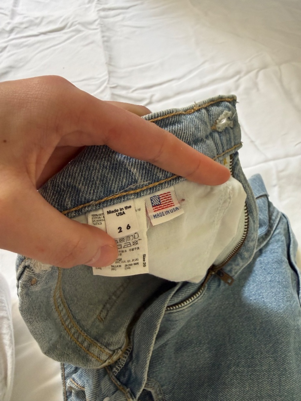 American Apparel (sz 26) high-rise cuffed denim shorts - Picture 9 of 9